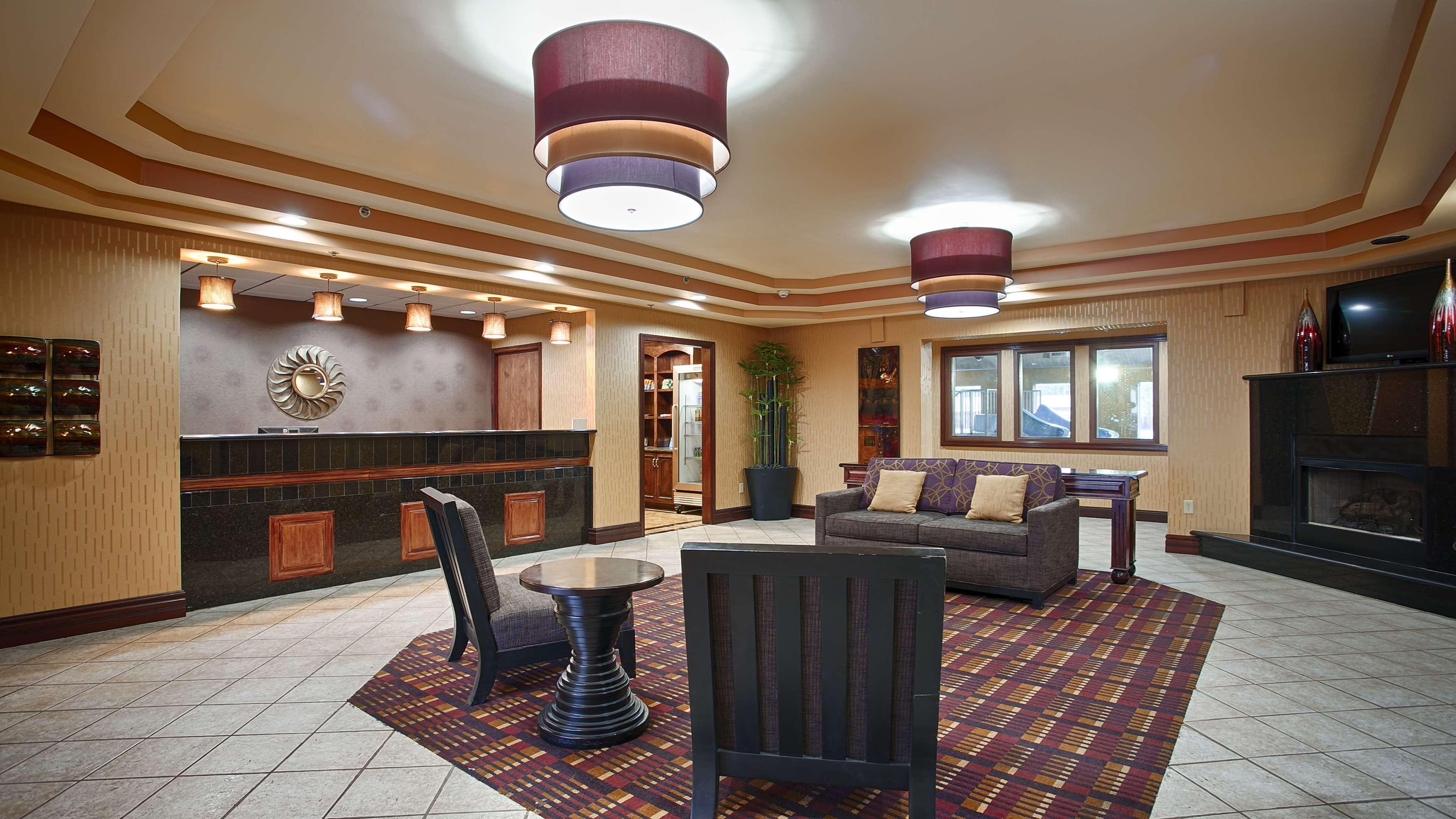 Best Western Plus Midwest Inn & Suites Салина Екстериор снимка