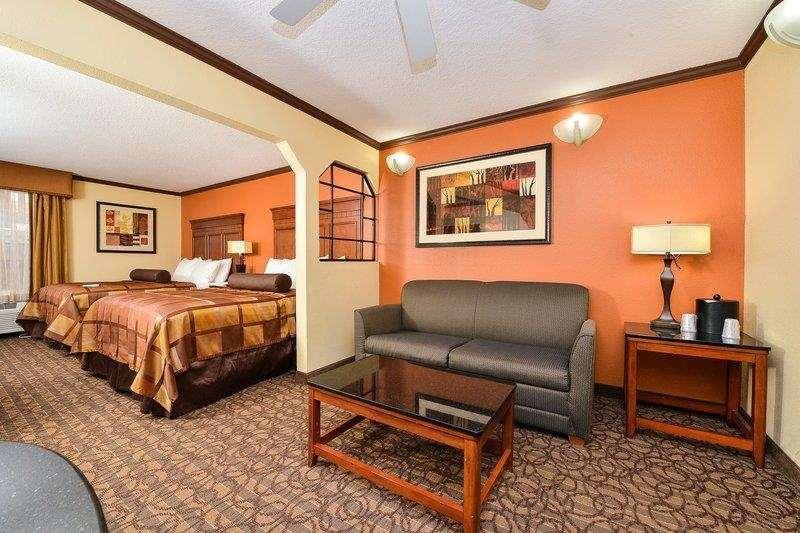 Best Western Plus Midwest Inn & Suites Салина Екстериор снимка