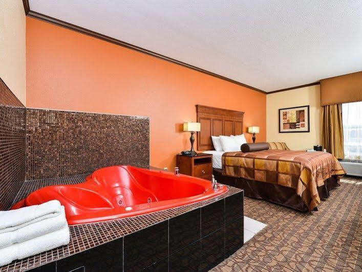 Best Western Plus Midwest Inn & Suites Салина Екстериор снимка